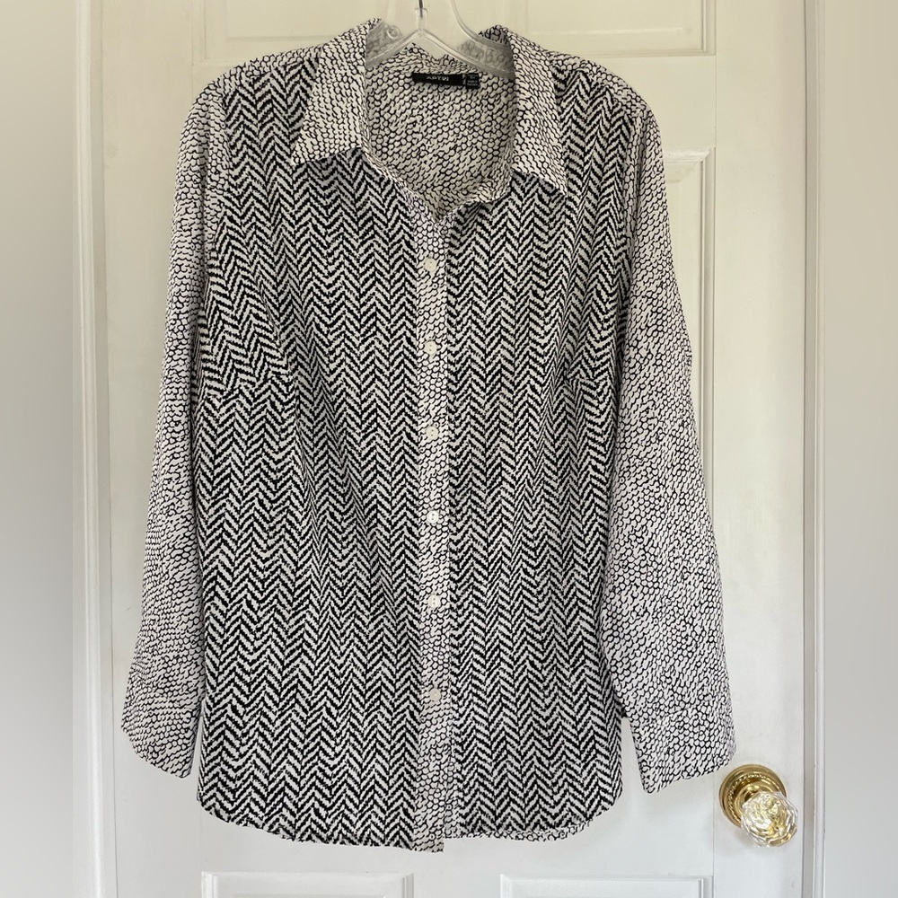 Apt. 9 Black and White Chevron Blouse